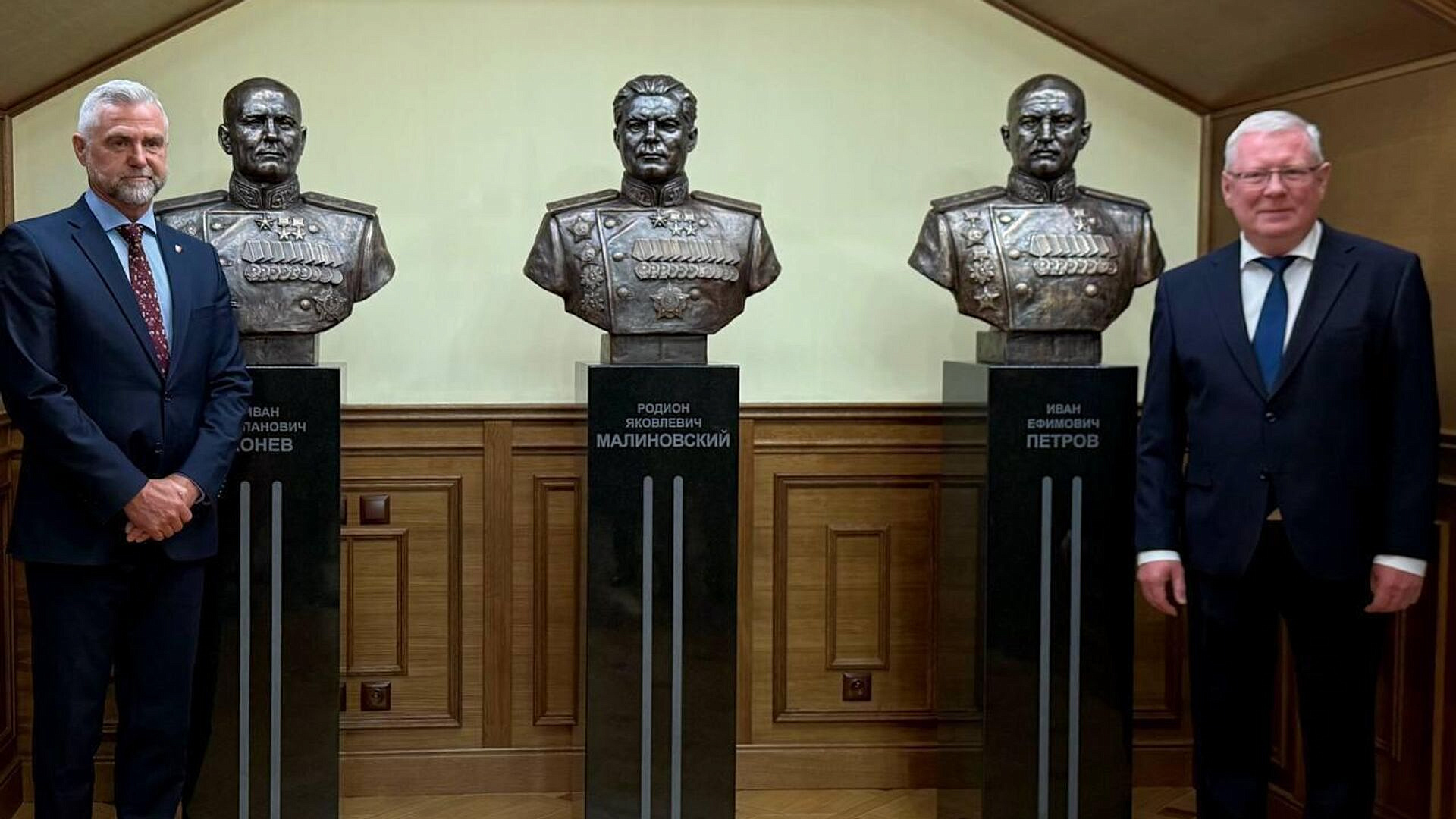 В Братиславе открыли бюсты советских полководцев, освобождавших Словакию