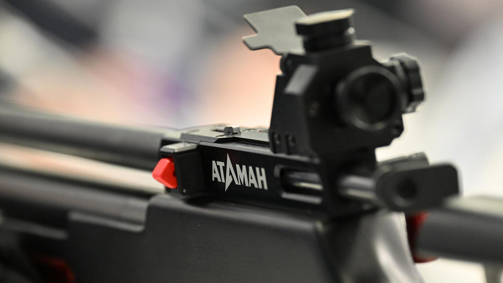 Томшина победила в масс-старте на ЧР по биатлону