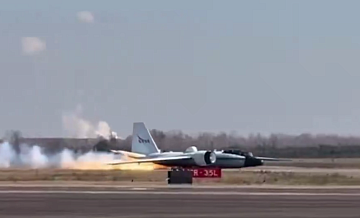 В Техасе самолет НАСА не смог выпустить шасси при посадке