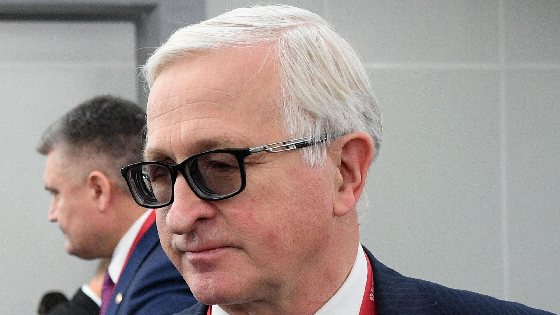 ����� ������� ������� ������������ � �����, ��������� �����