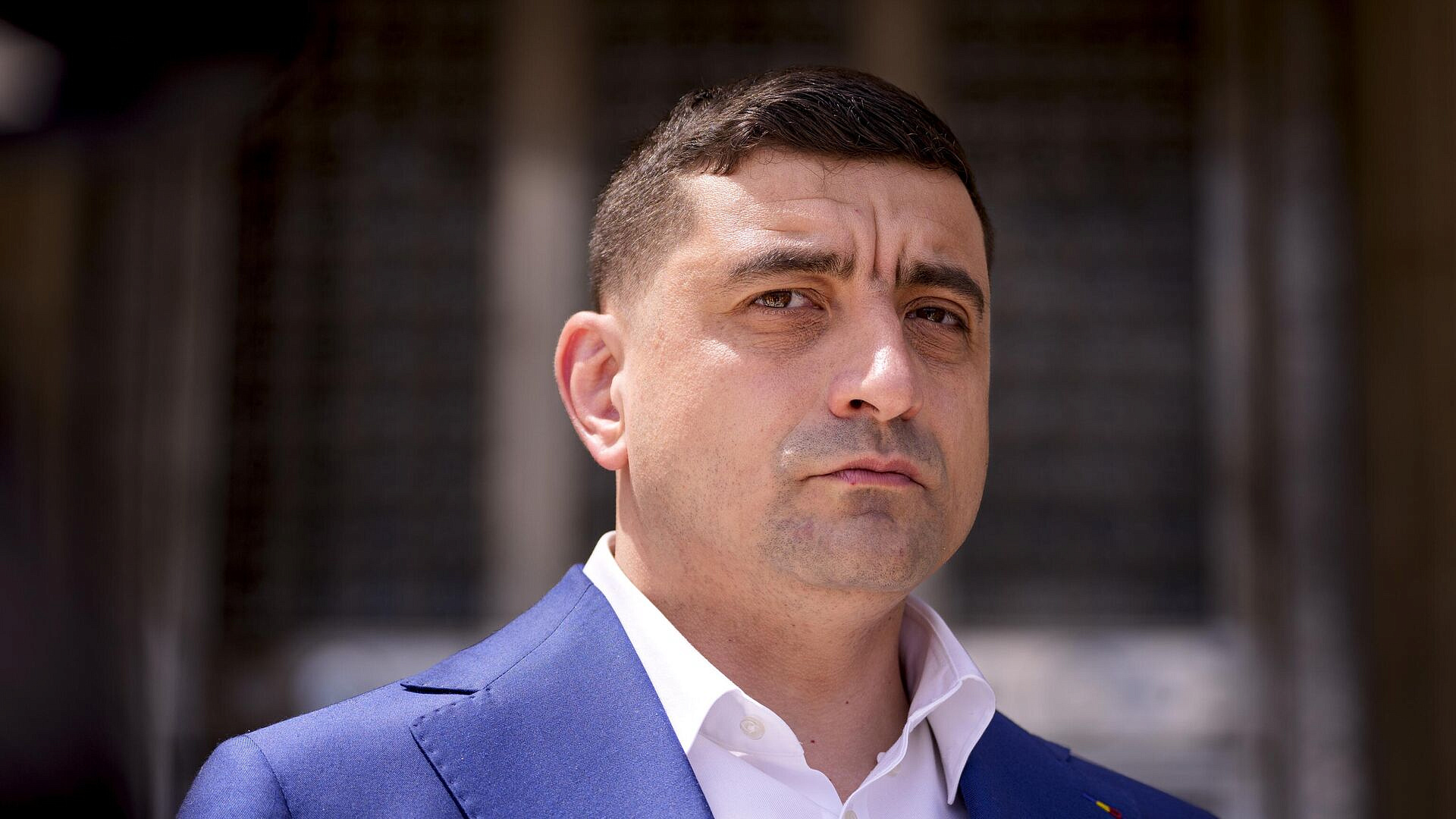 Кандидат в президенты Румынии обвинил соперника в нарушении дня тишины