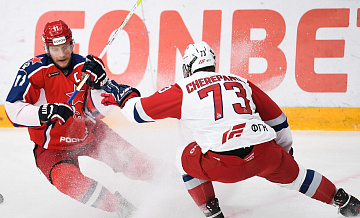 Защитника "Локомотива" Черепанова дисквалифицировали за атаку судьи