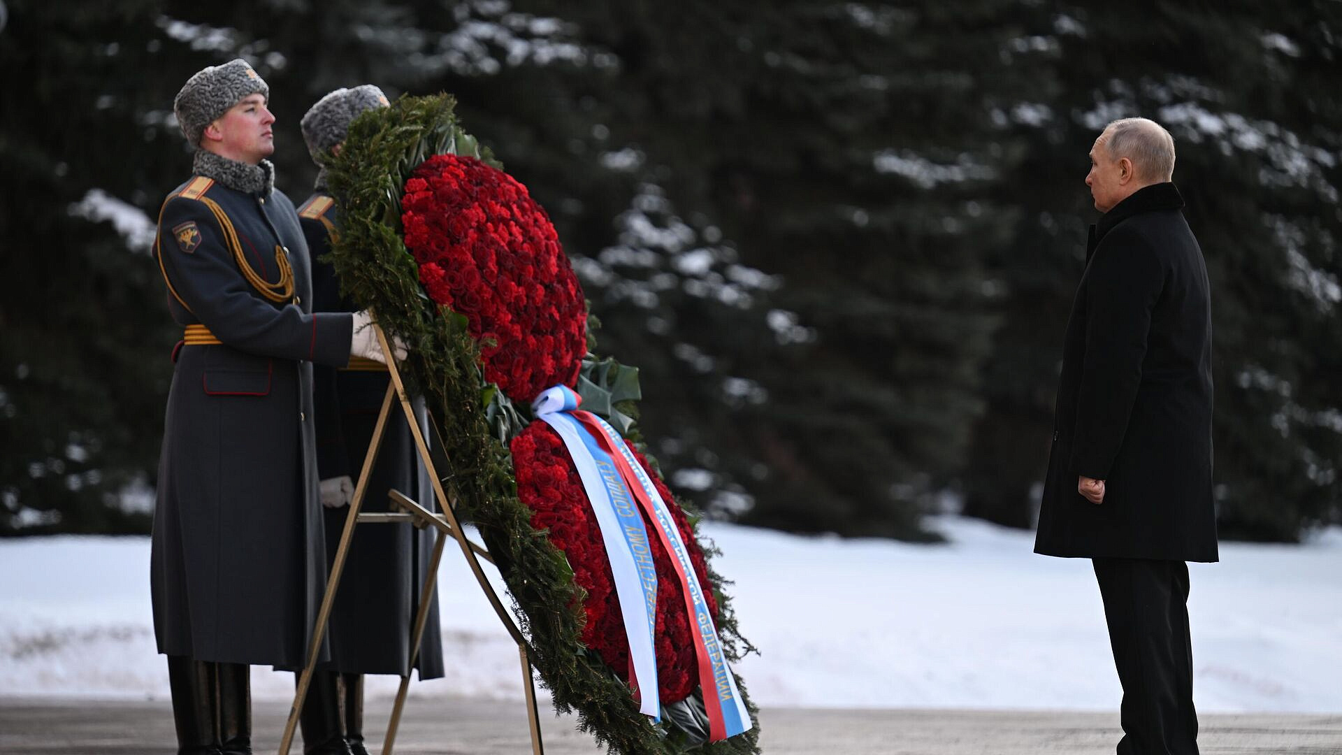 Путин в День защитника Отечества вручит госнаграды в Кремле