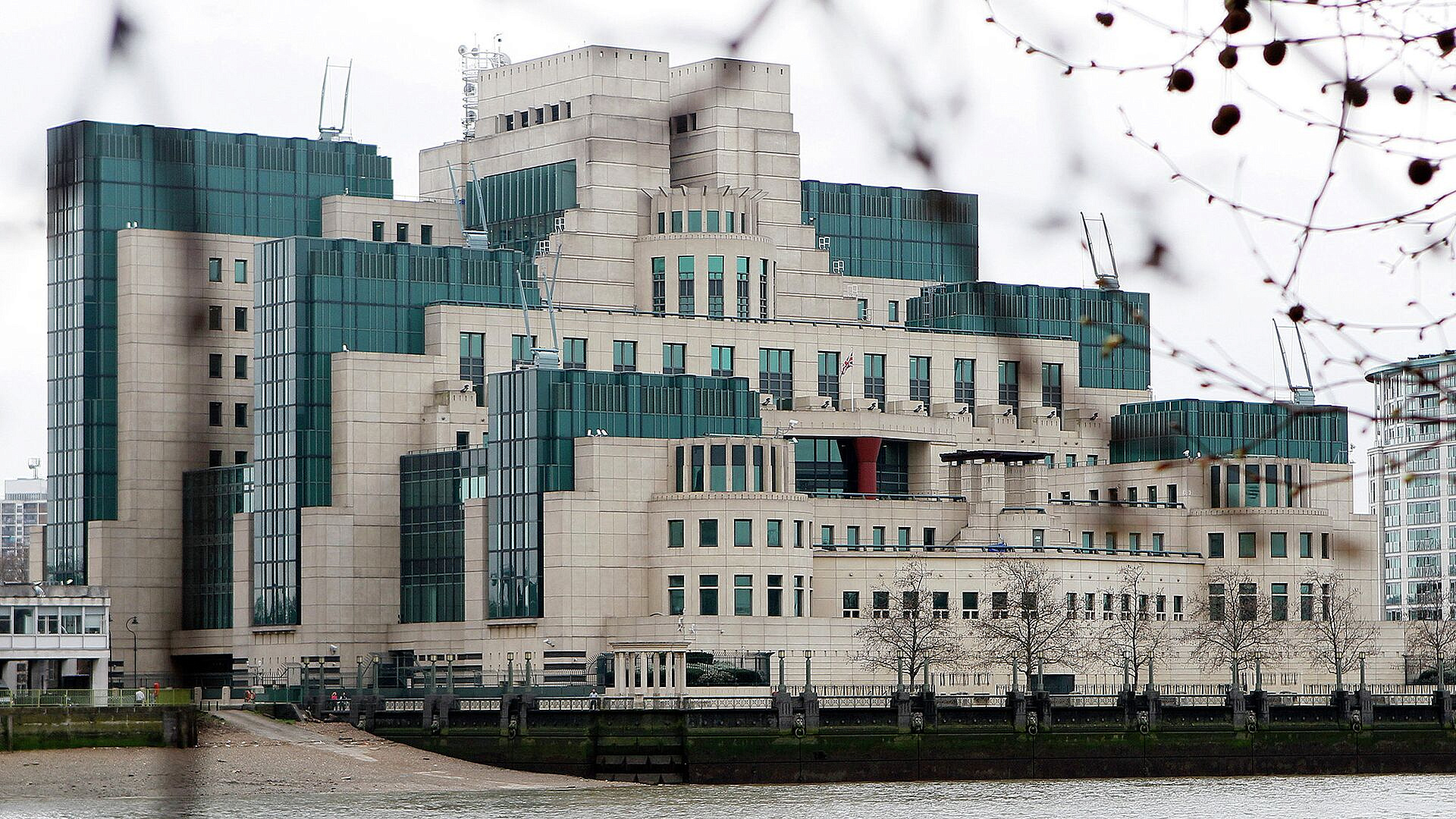  MI6     