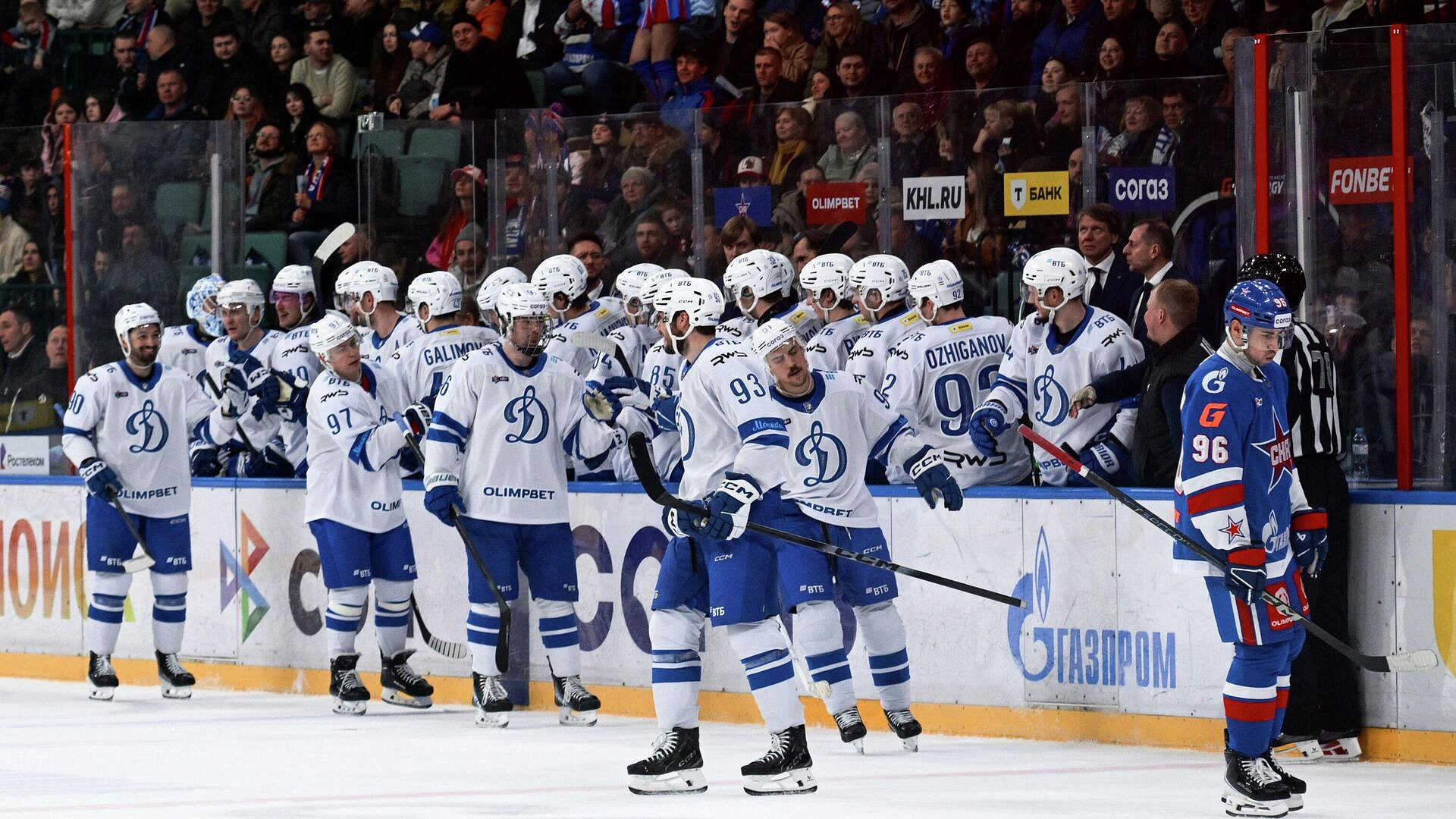 Московское "Динамо" обыграло СКА и досрочно вышло в плей-офф КХЛ