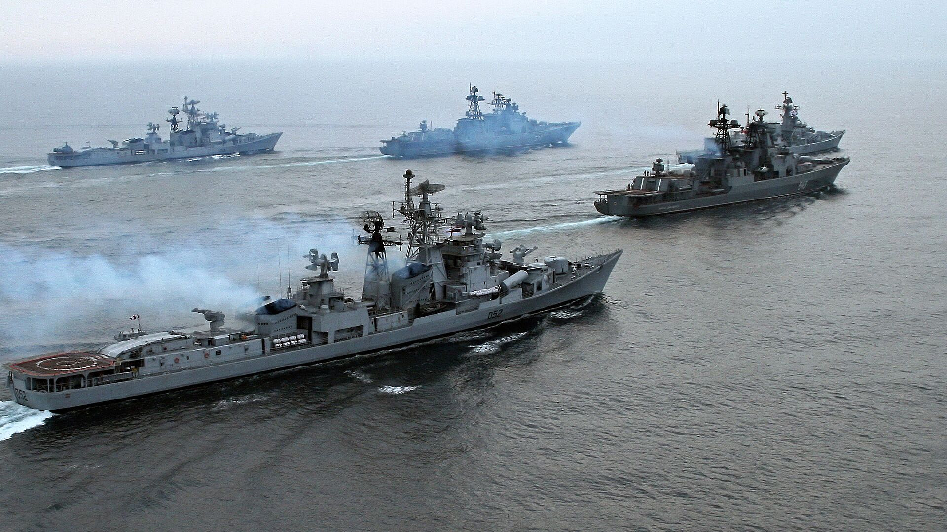 Корабли ТОФ на учении сбили ракеты условного противника