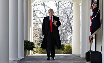 Белый дом не готов говорить о возможности визита Трампа в Россию