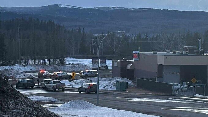 Трансгендер*, расстрелявший школьников в Канаде, вел блог об охоте