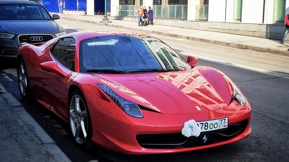 Юрист предупредил о лишении прав за шторки на номерах