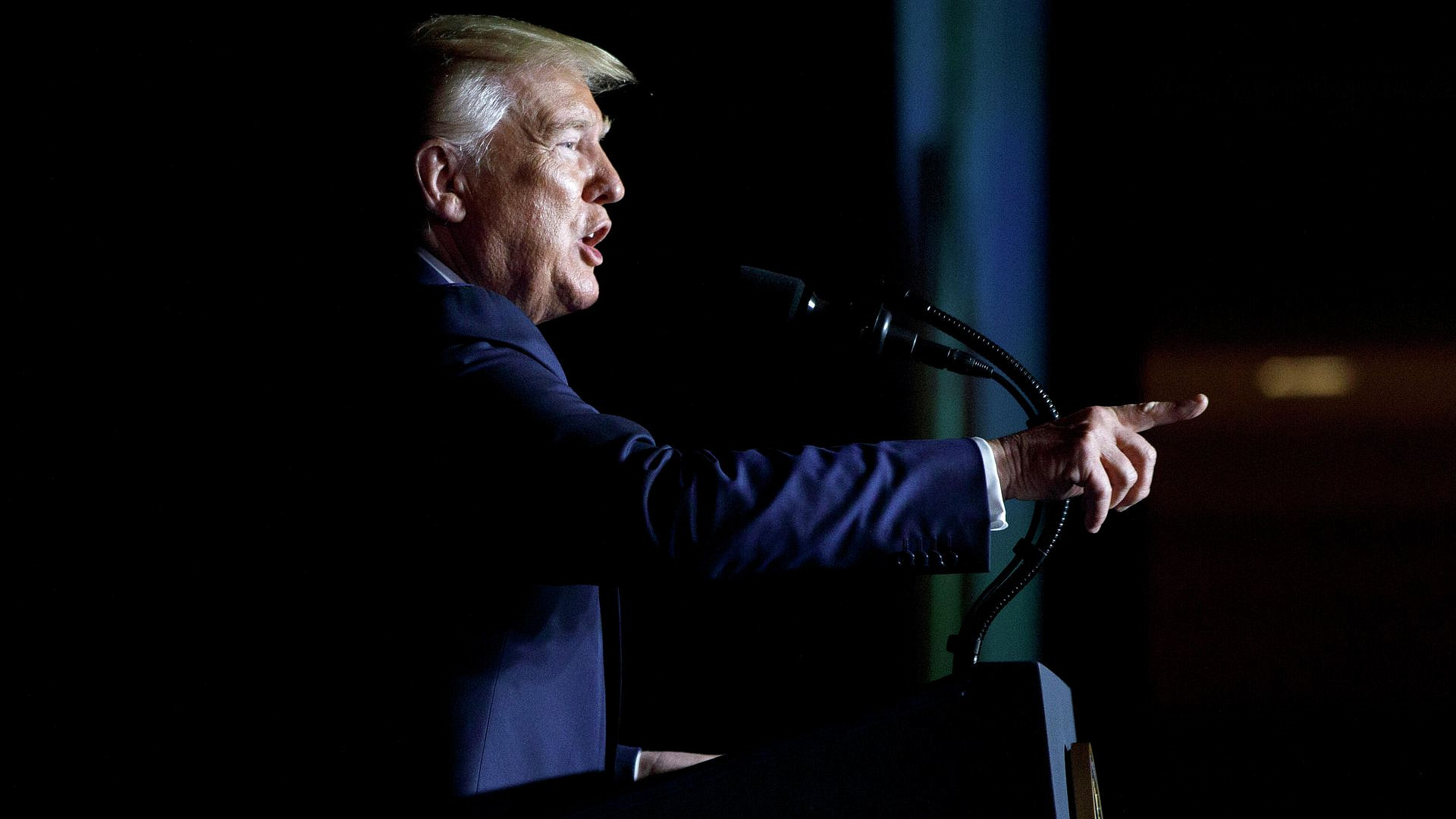 Трамп обсуждал отставку прокурора округа из-за дела о Зеркальном пруде