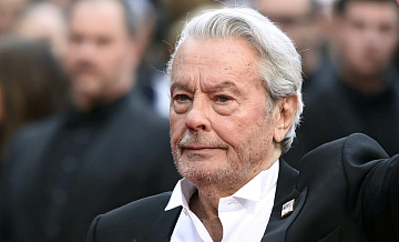 Во Франции начались похороны Алена Делона