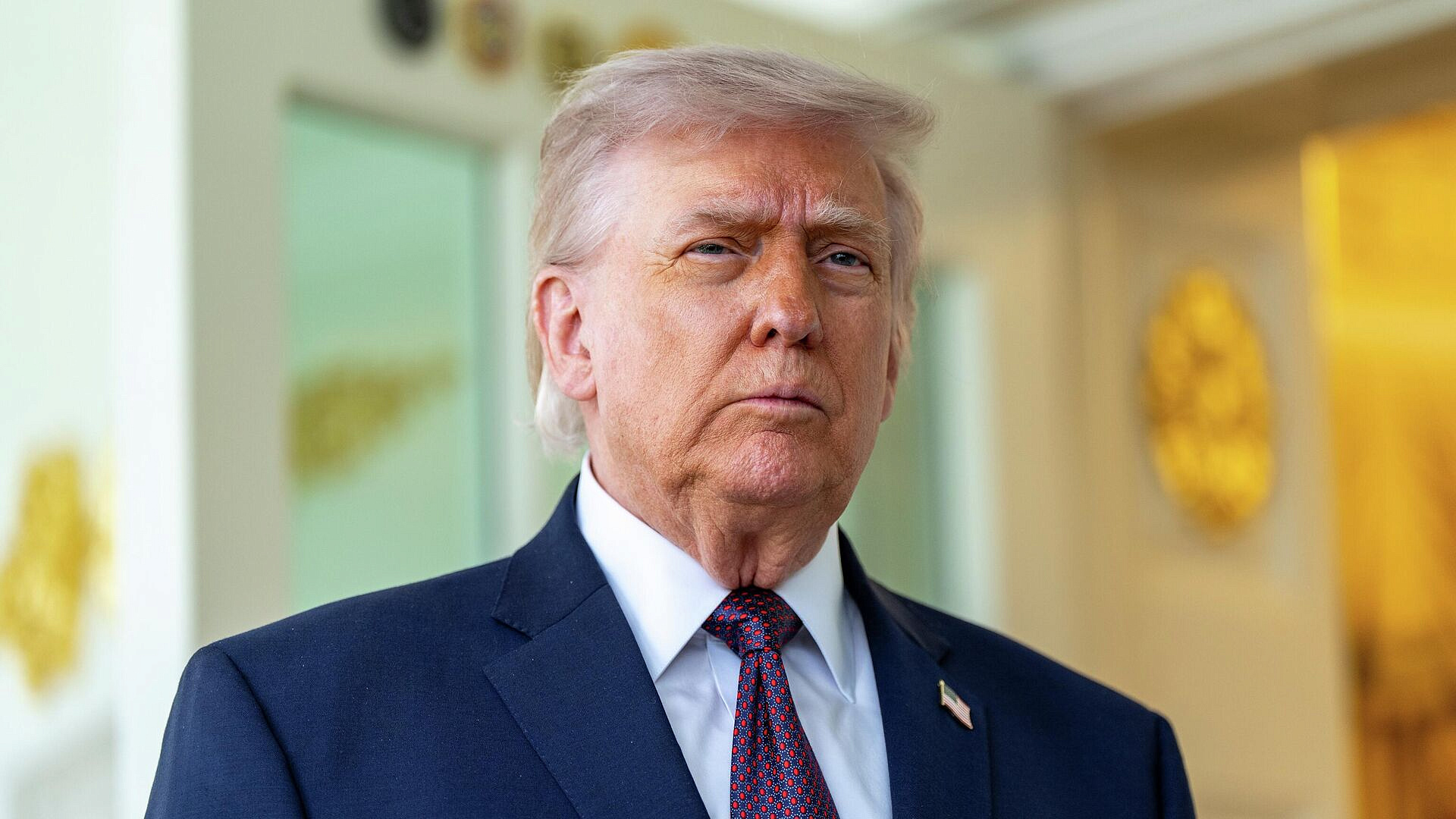 СМИ: бывший глава ВМС США пытался убедить Трампа не лишать его должности