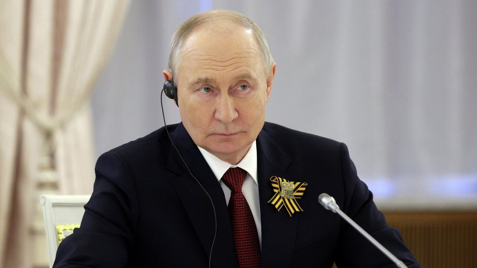Путин призвал Армению поскорее определиться по участию в ЕС или ЕАЭС