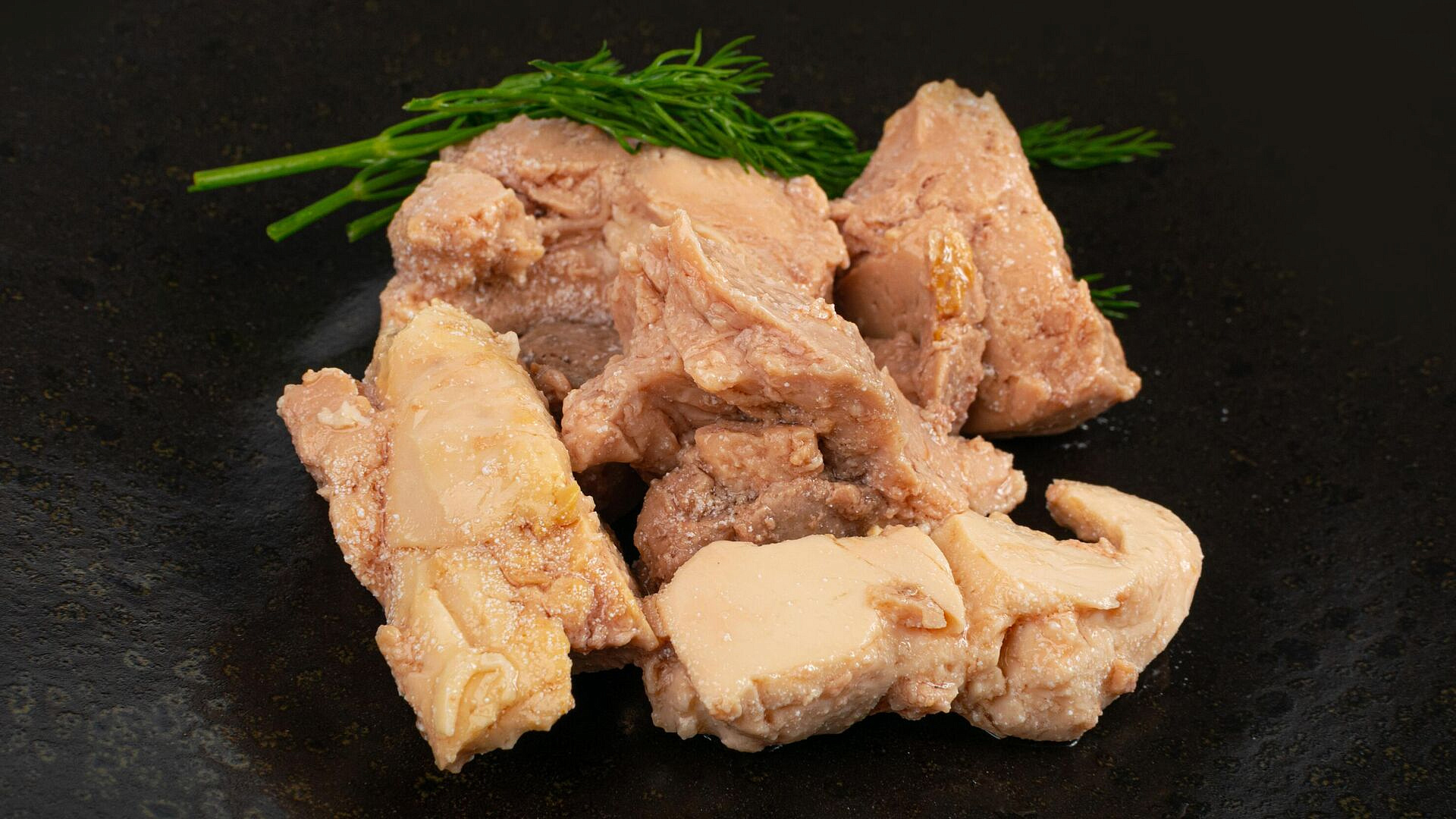 Диетолог рассказала, какие виды рыбы помогут "прокачать" мозг перед ЕГЭ