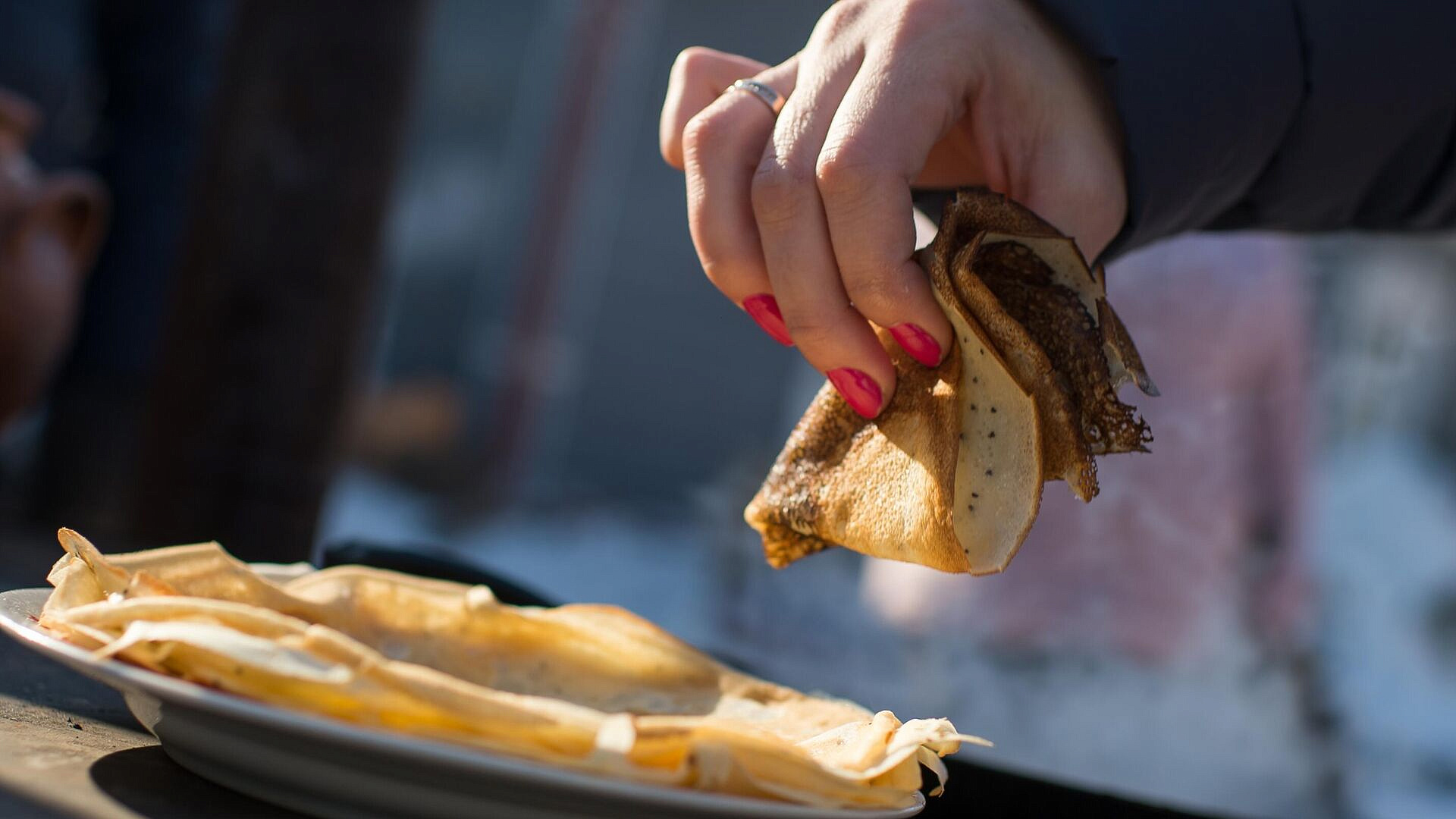 Блины на Масленицу 2026: рецепты и традиции праздника