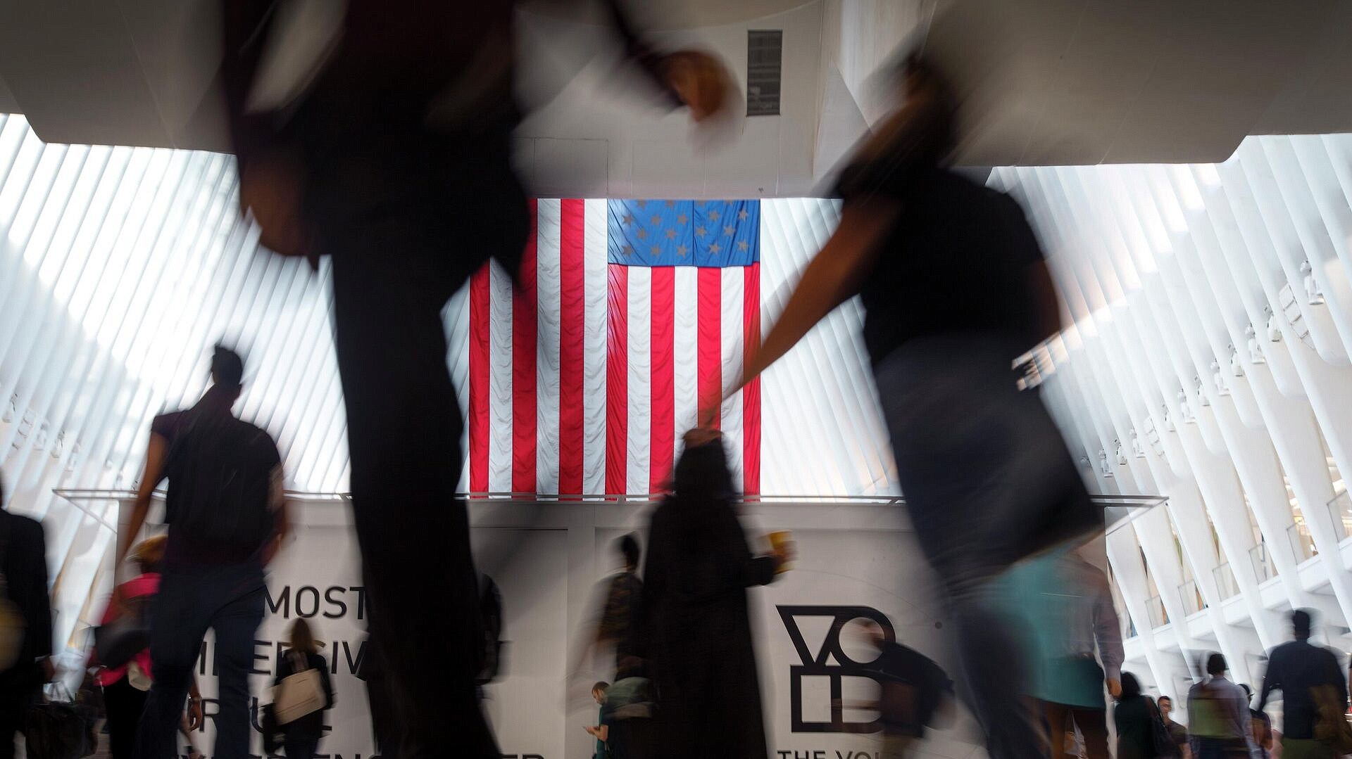 Опрос: более трети американцев считают траты США на Украину чрезмерными