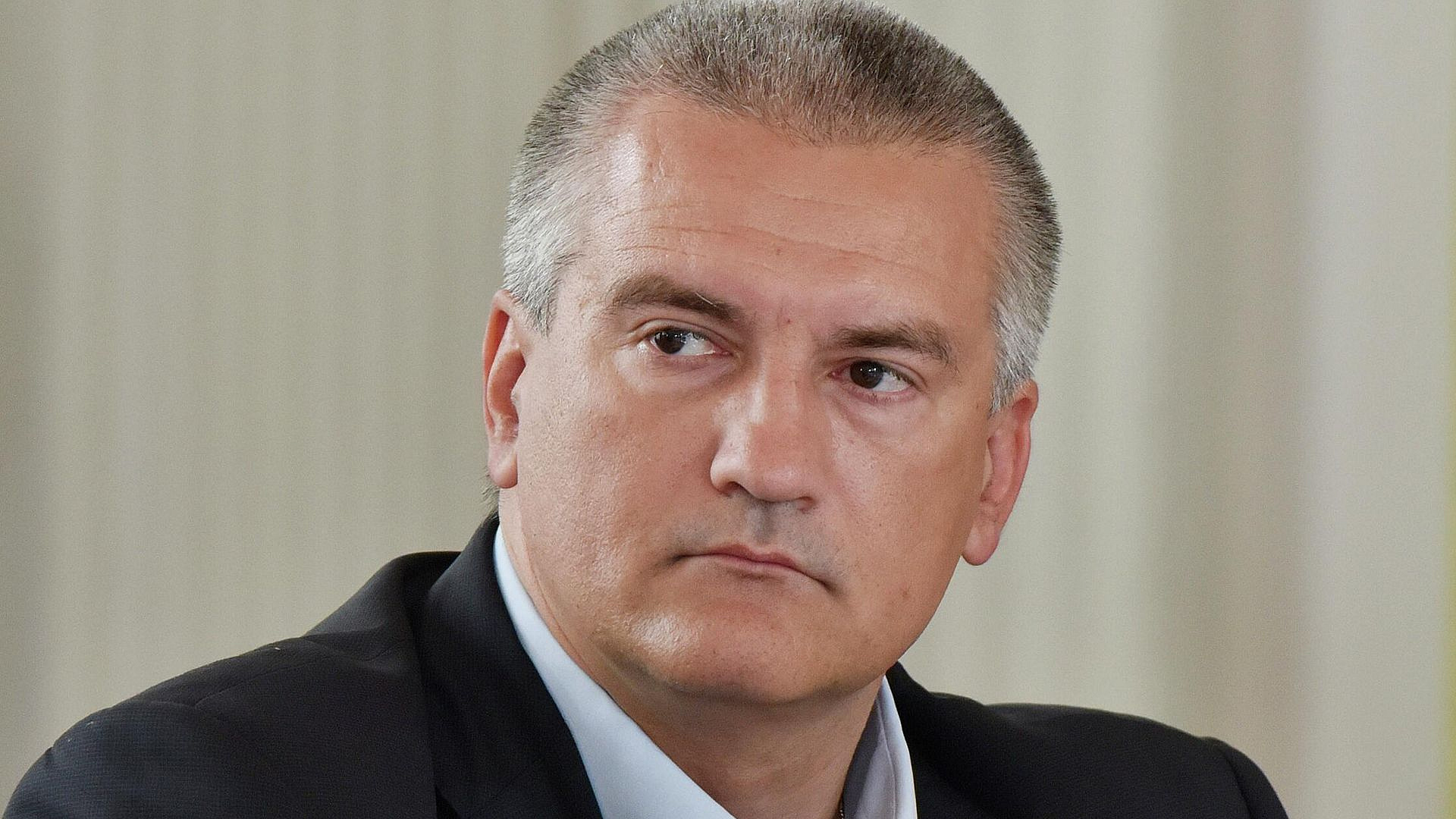 Аксенов провел перестановки в правительстве Крыма