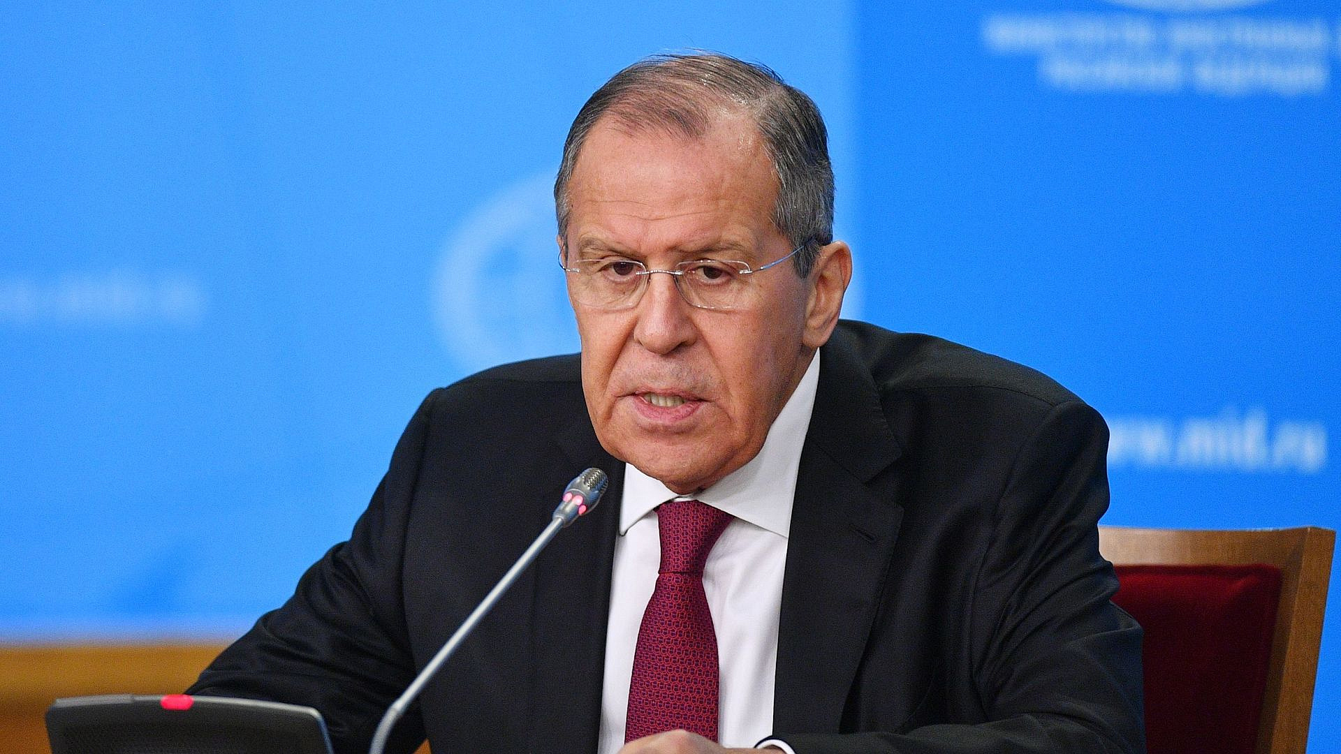Запад активно поощряет теракты Киева против России, заявил Лавров
