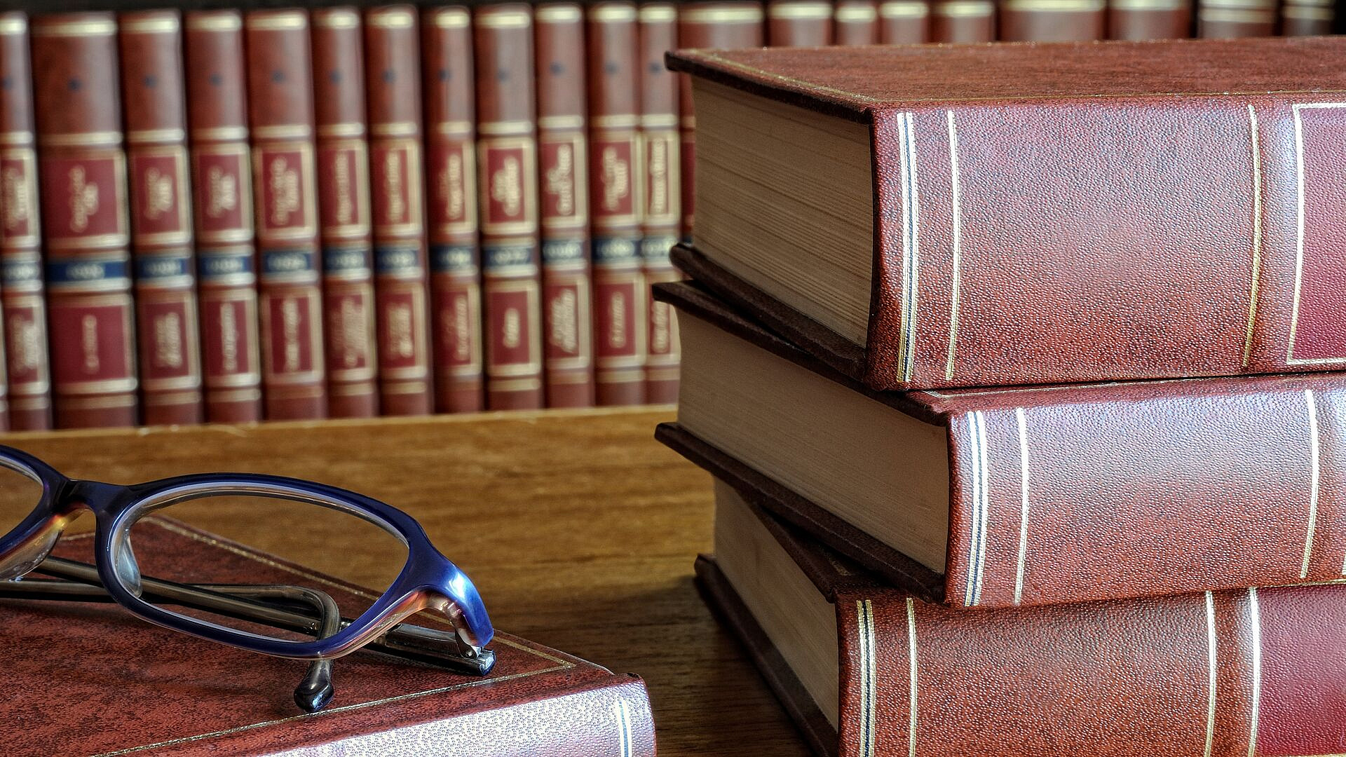 В Совете при президенте русский язык назвали мостом для всех народов страны