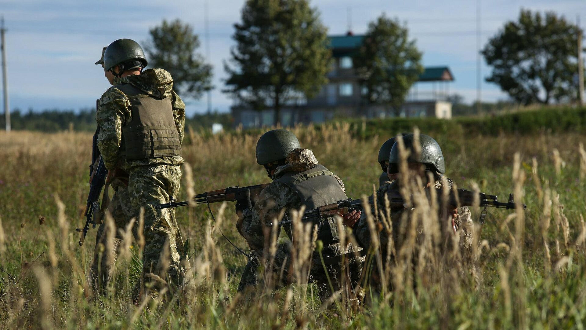 ЕС поставками Киеву оружия переступил красные линии, заявил финский политик
