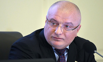 Дании придется придумать, как передать Гренландию США, считает Клишас