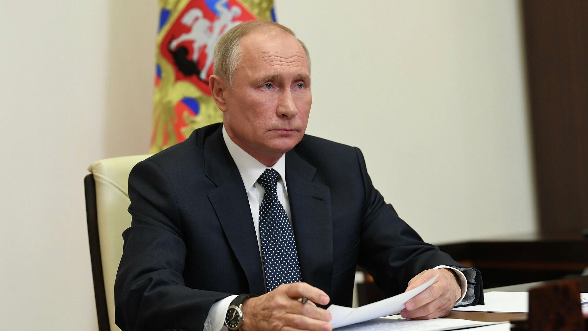 Путин указал на юридические нестыковки в пребывании Зеленского у власти