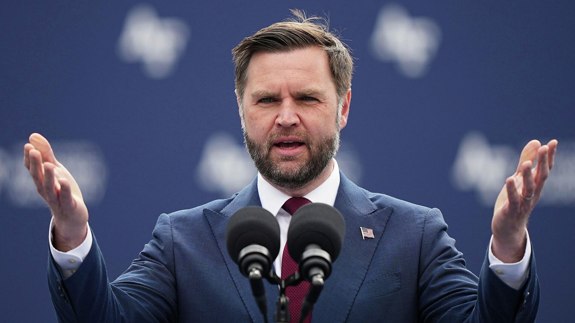 Вэнс рассказал, что США требуют от ВСУ