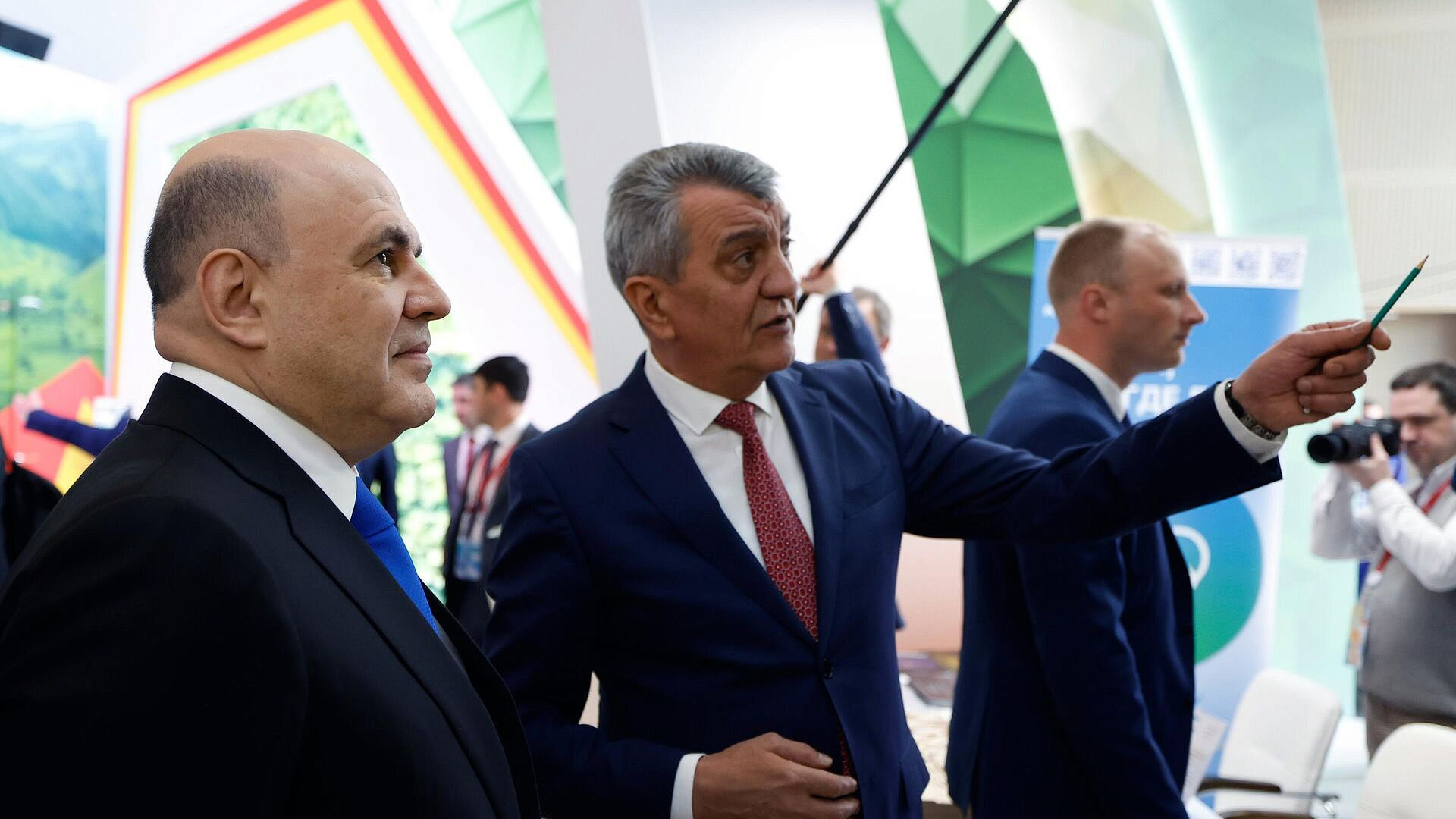 Мишустин обсудил с главой Северной Осетии развитие туризма в регионе