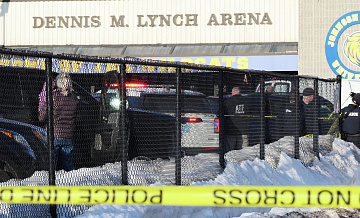 Подозреваемый в стрельбе на хоккейном матче в Род-Айленде был трансгендером