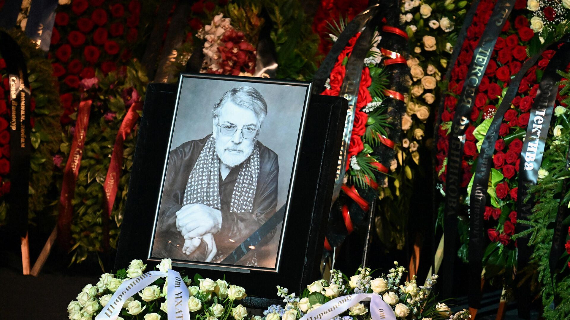 Иван Ургант заявил, что в его сердце всегда есть место для Ширвиндта