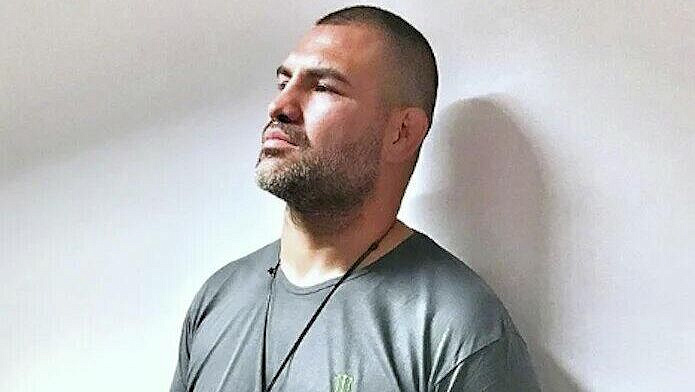 Бывший чемпион UFC Веласкес вышел из тюрьмы по УДО