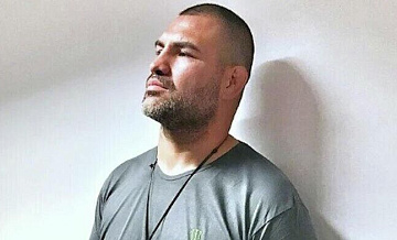 Бывший чемпион UFC Веласкес вышел из тюрьмы по УДО