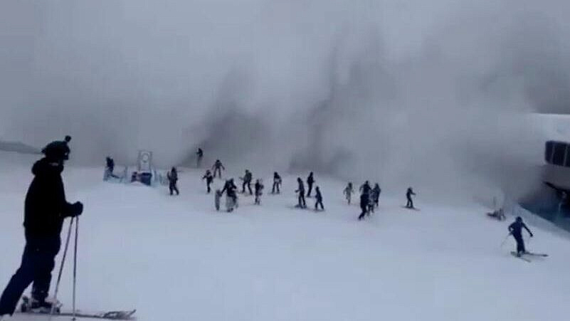 Три человека погибли при сходе лавины в Италии