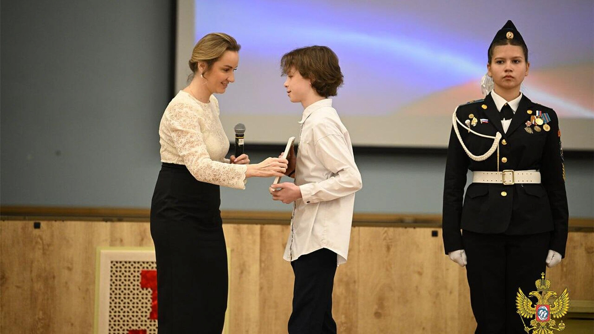 Подросток-гардеробщик, спасший людей в "Крокусе", готов вернуться на работу