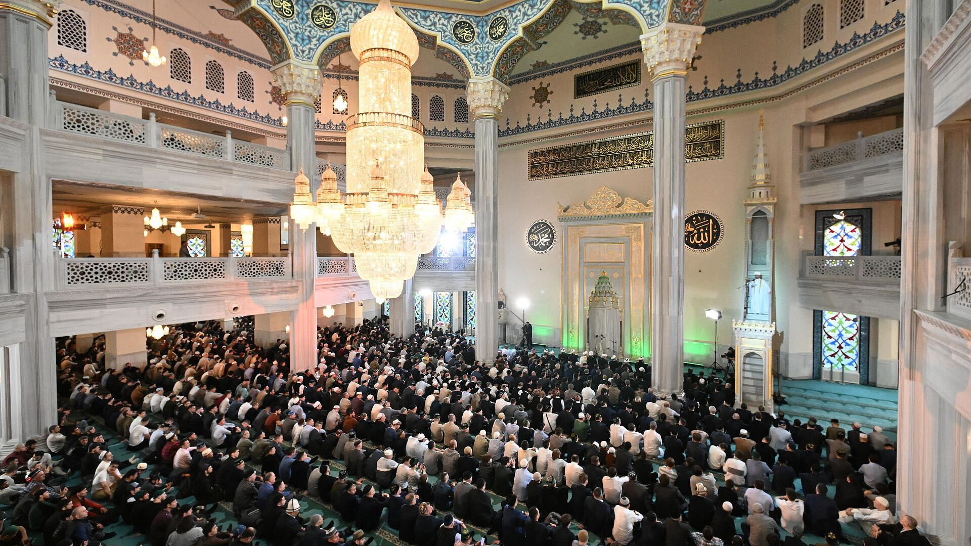 В Москве более 200 тысяч мусульман посетили мечети в Ураза-байрам