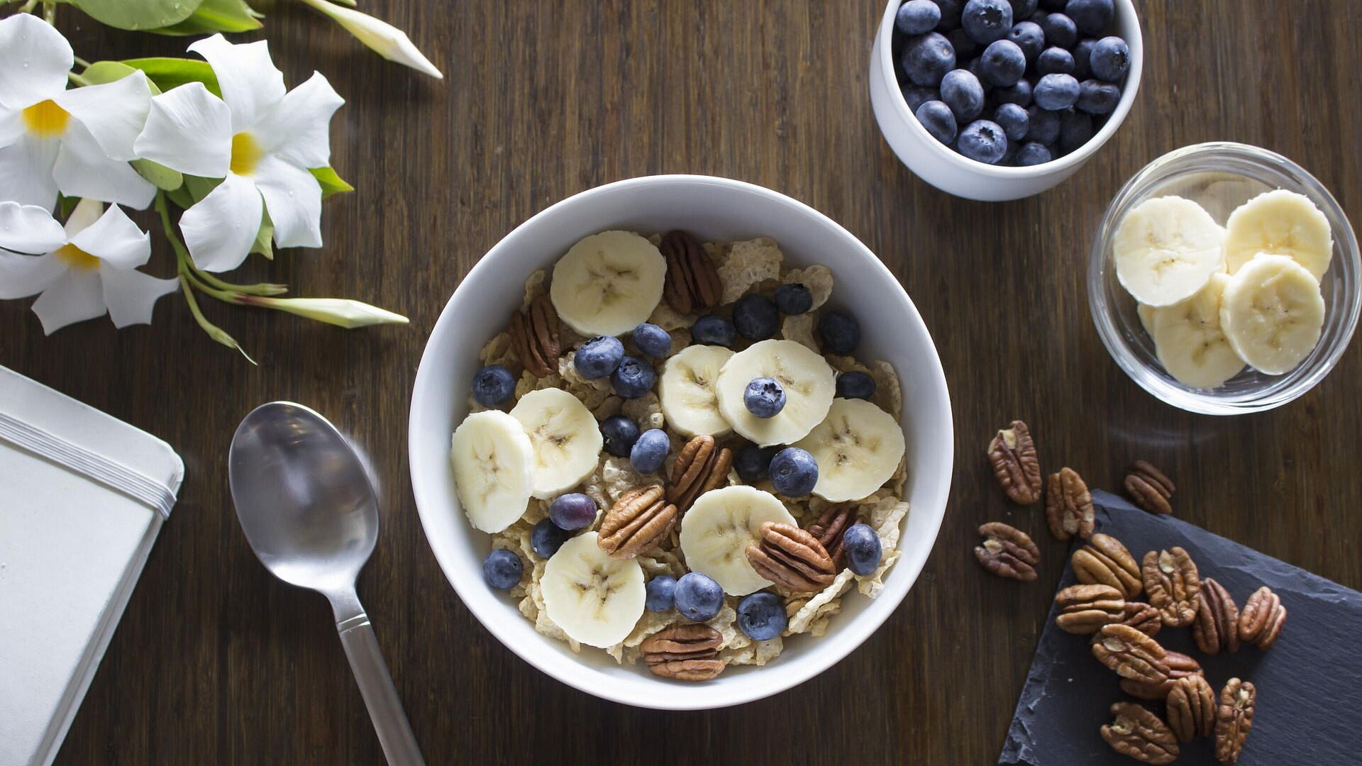 Диетолог назвала способ борьбы с вечерним перееданием