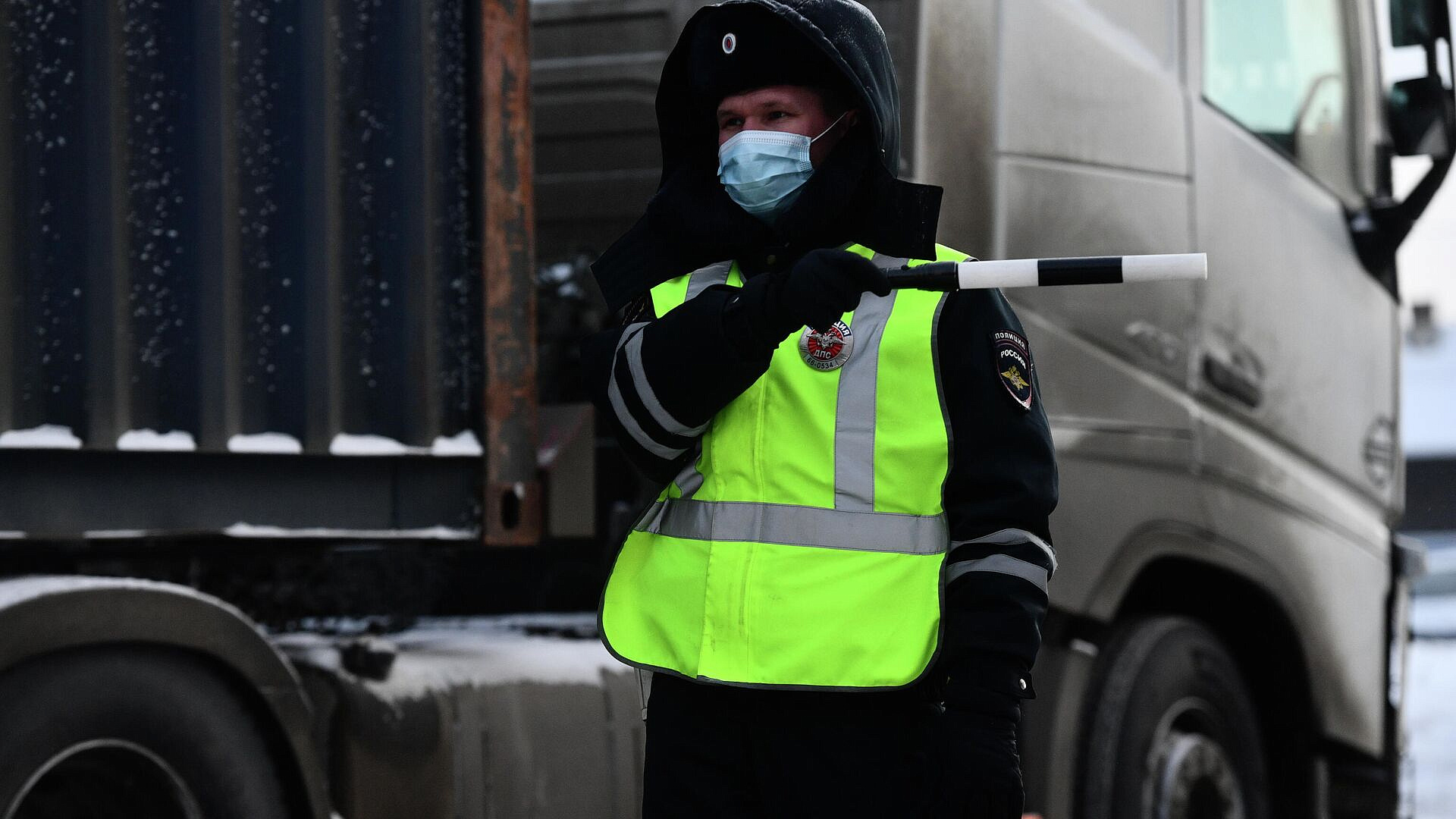 В Татарстане на трассе М-7 задержали машину с подозрительным грузом