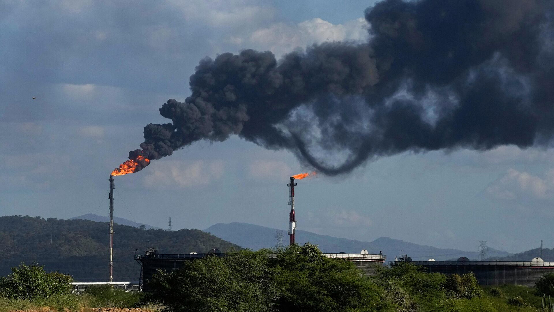 СМИ: испанская компания Repsol получила лицензию США на работу в Венесуэле