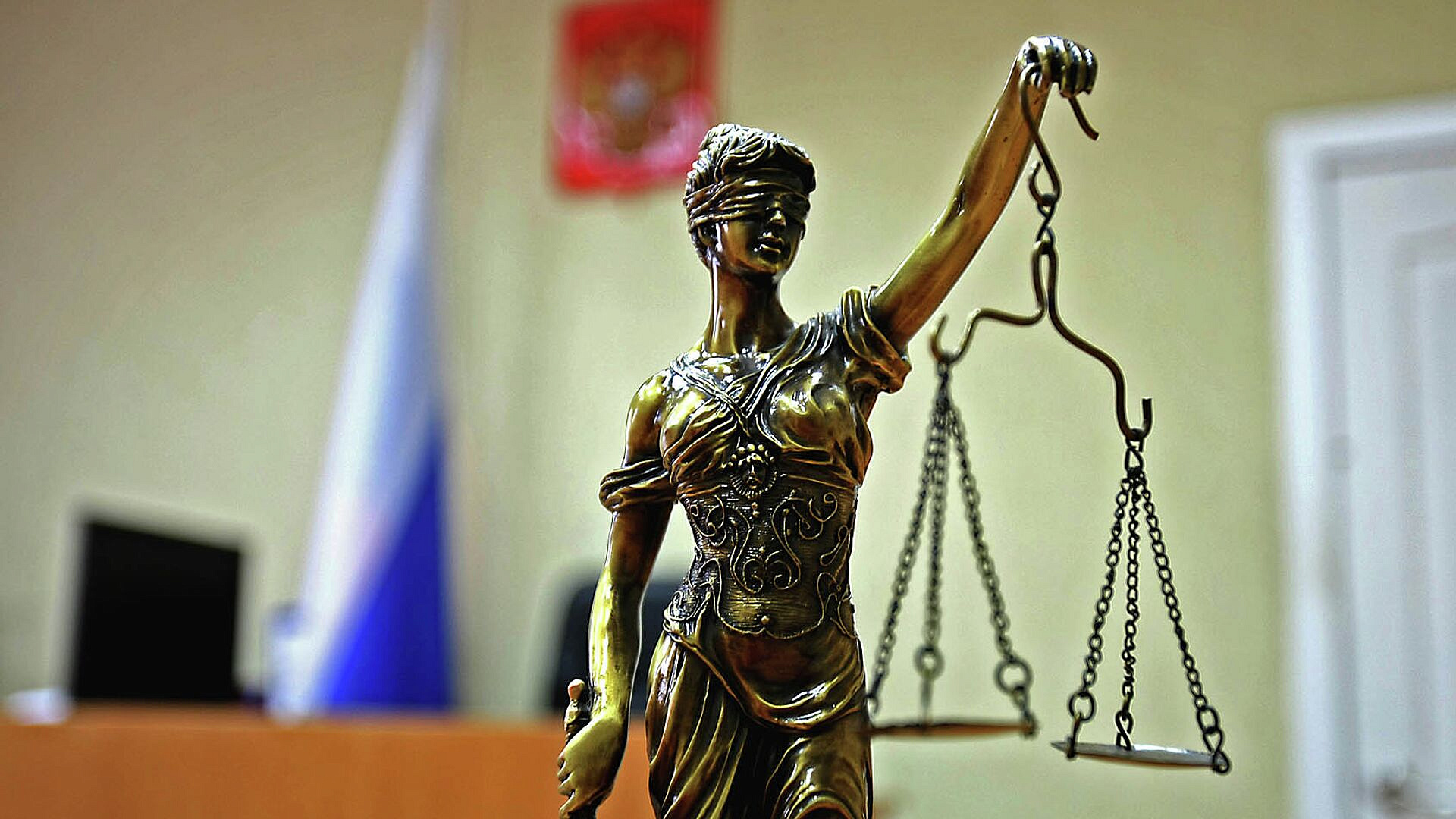 В Петербурге дело о нападении школьника с ножом на учителя передали судье