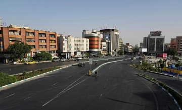 Британия эвакуировала всех сотрудников посольства в Иране, пишут СМИ