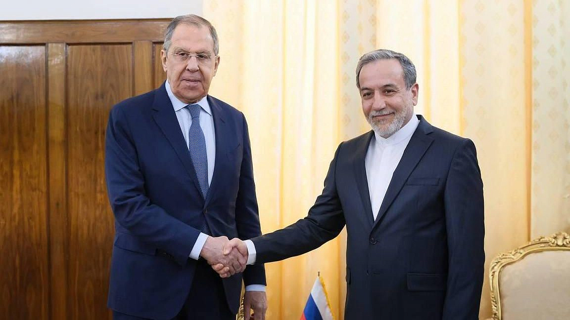 Лавров проводит встречу с главой МИД Ирана Аракчи в Киргизии
