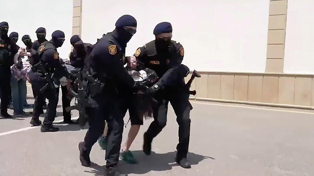 Омбудсмен рассказал об условиях содержания журналистов Sputnik в СИЗО