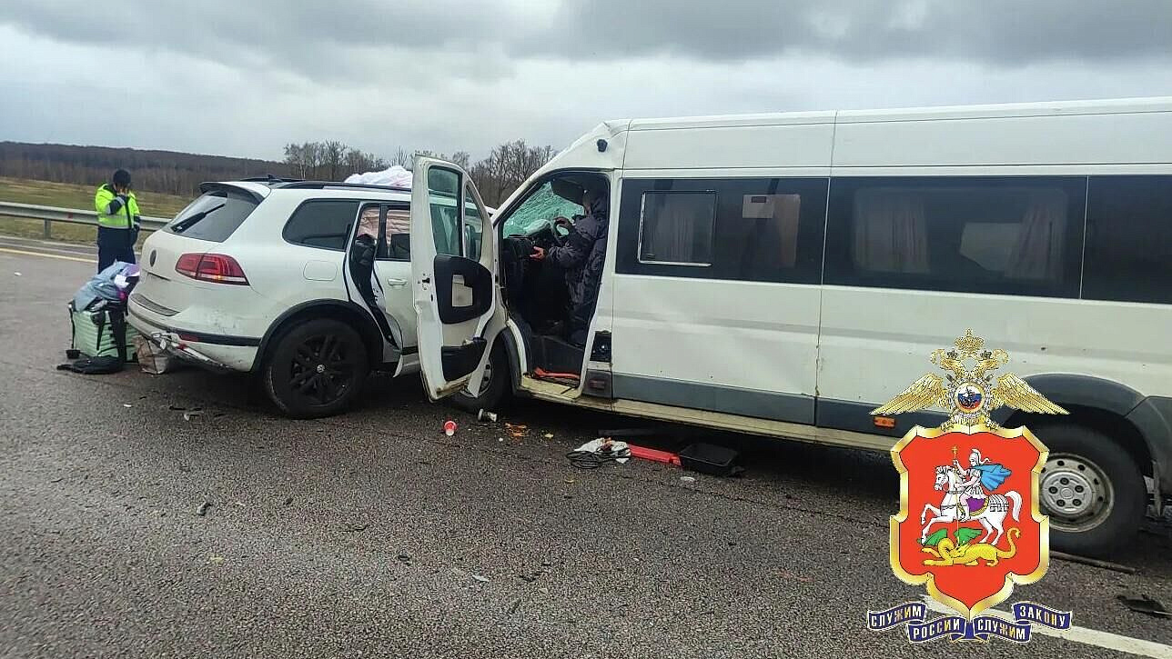 Число пострадавших в ДТП с микроавтобусом в Подмосковье выросло до десяти