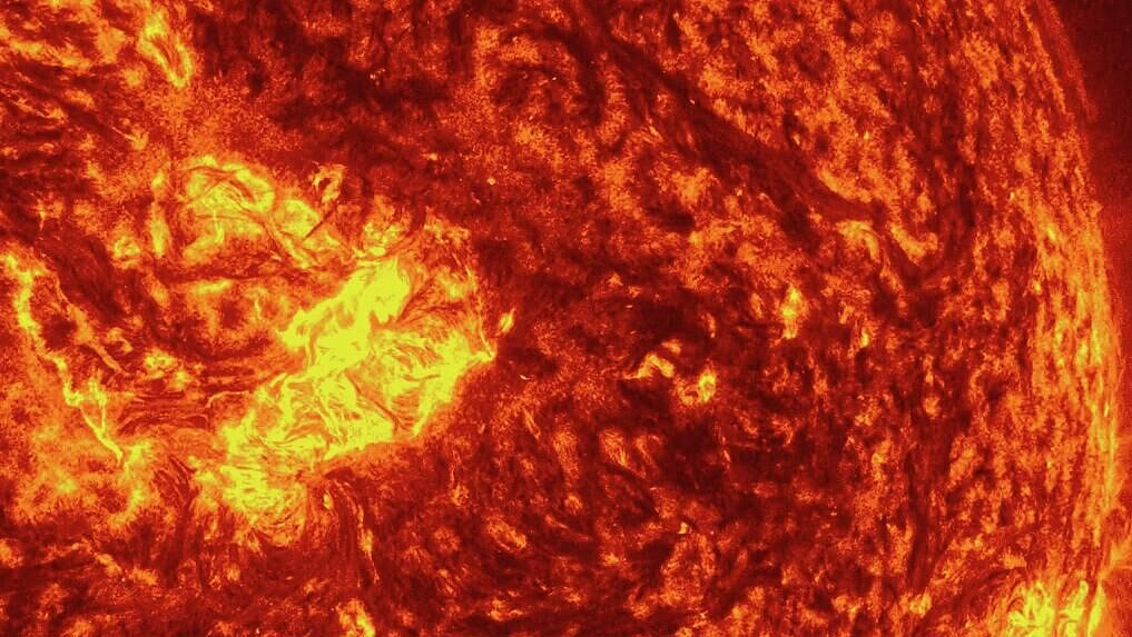 На Солнце произошла сильнейшая за 1,5 месяца вспышка
