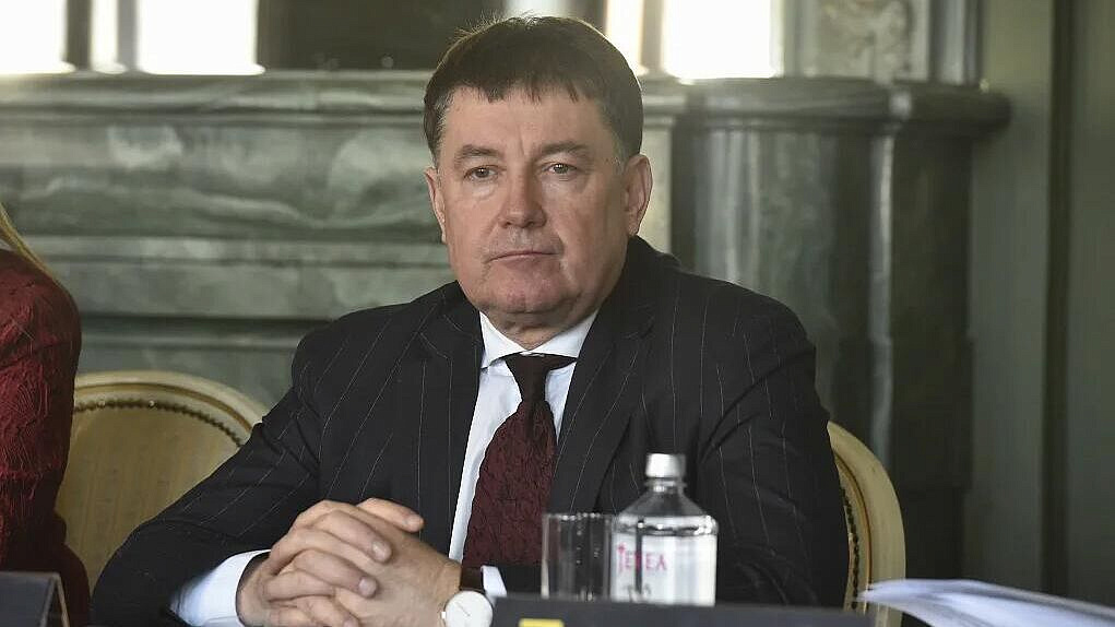 Счета компаньона судьи Момотова попали под блокировку