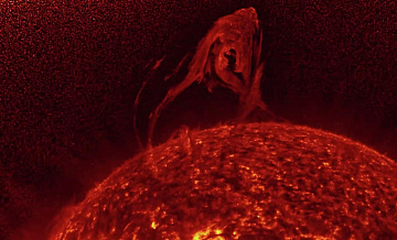 Астрономы предсказали, что будет с летящей к Солнцу кометой MAPS