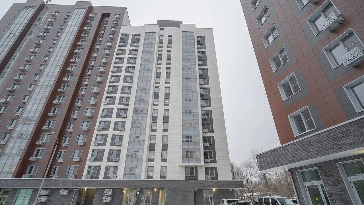 На городские торги выставили более 80 машино-мест в районе Ивановское