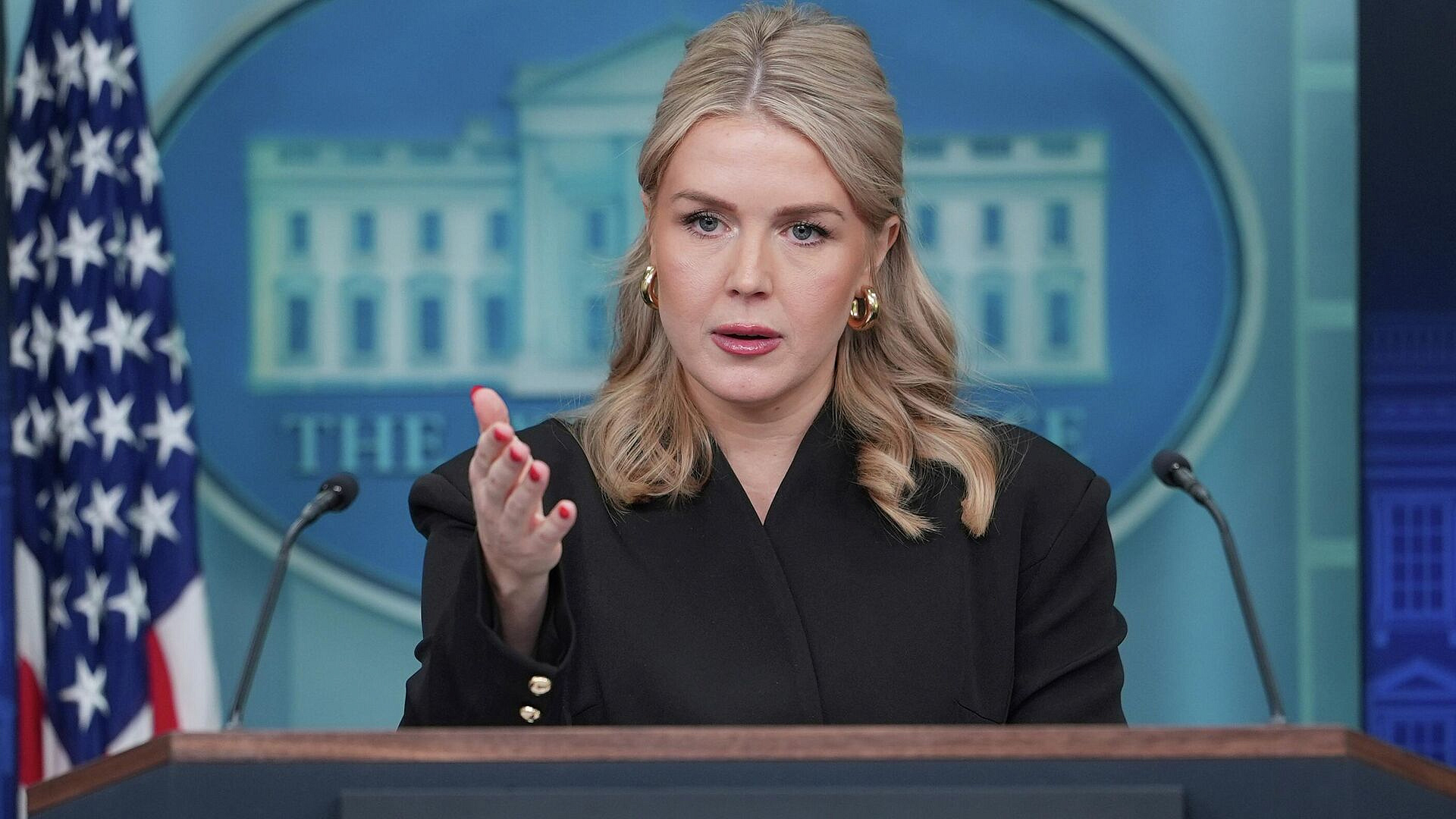Левитт прокомментировала попытку покушения на Трампа