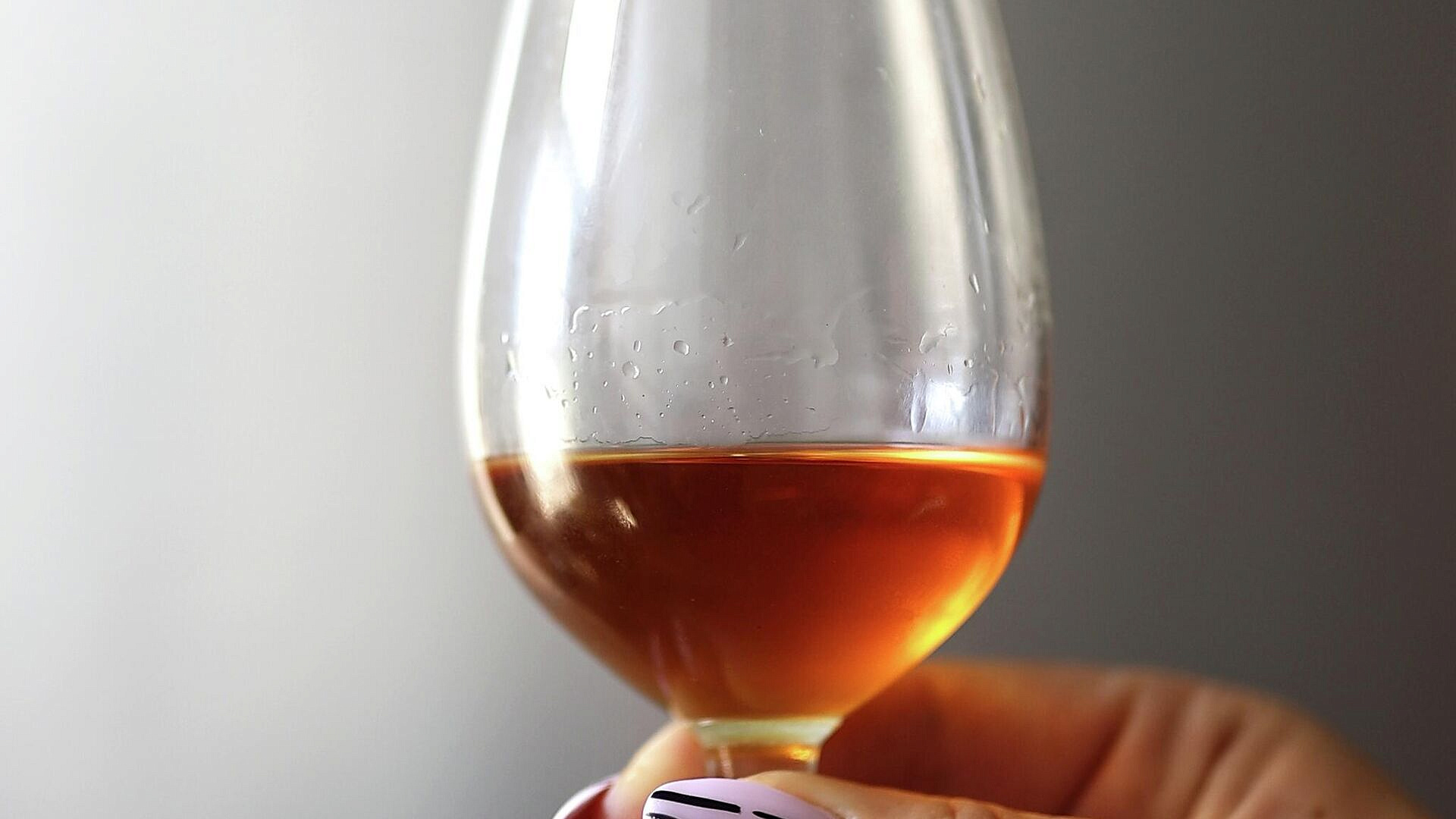 Нарколог назвал смертельную для человека дозу алкоголя