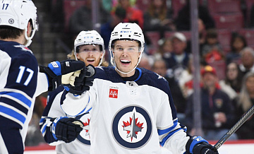 Передача Наместникова помогла "Виннипегу" одержать третью победу подряд